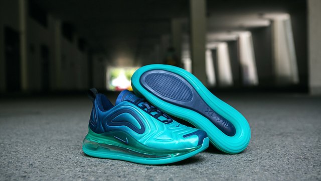 Nike AIR MAX 720-14